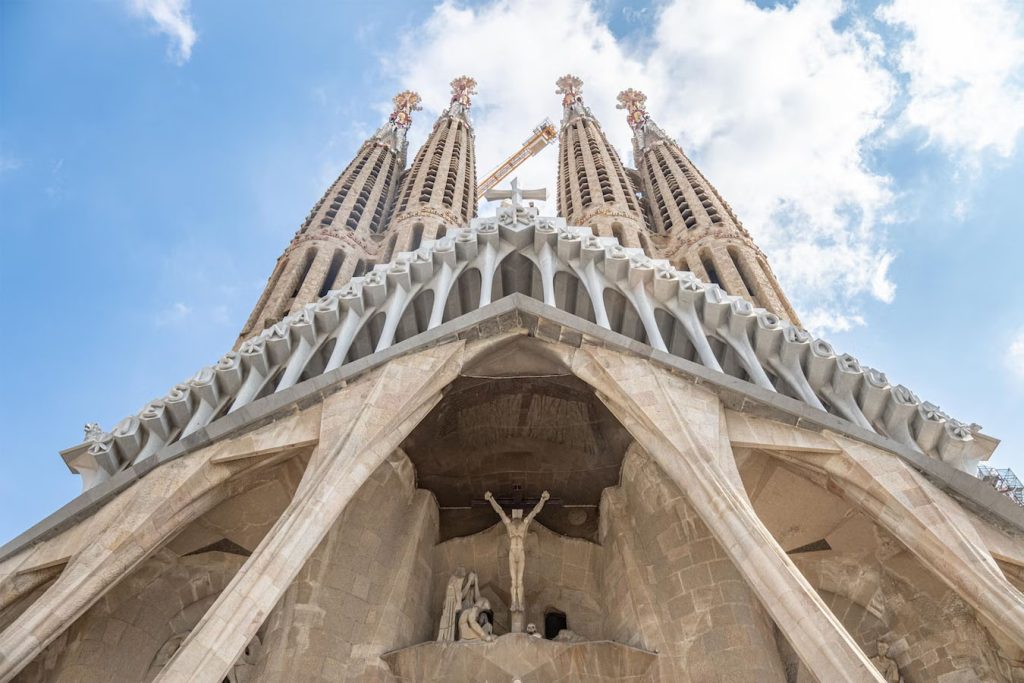 Form Finding in Architecture
