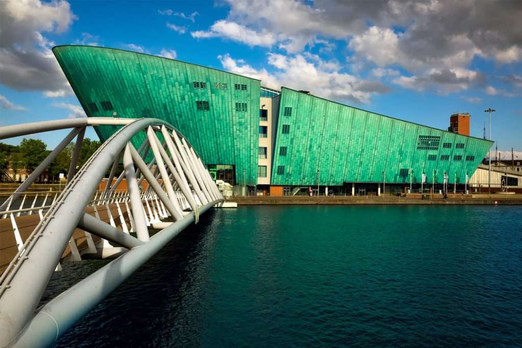 Understanding Architectural Form